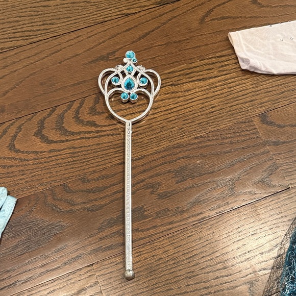 Elsa Princess Halloween costume Sparkling Blue Princess Costume for Kids - Picture 10 of 15